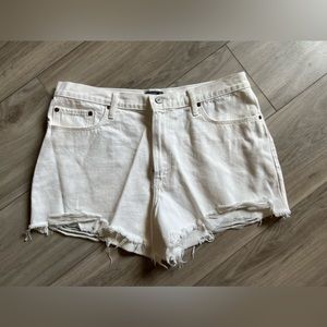 ABERCROMBIE & FITCH WHITE ANNIE HIGH RISE SHORT